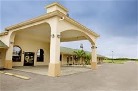 Riviera Inn And Suites Exterior photo